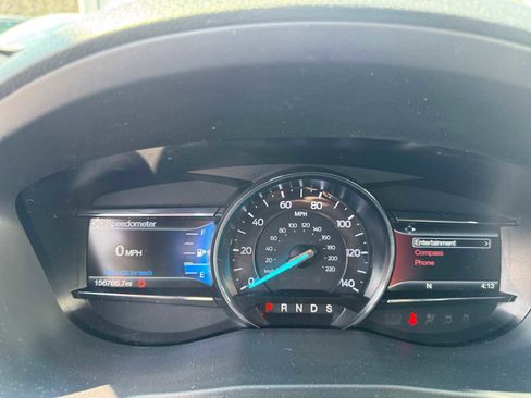 Used 2017 Ford Explorer XLT w/ Equipment Group 202A FWD image 20