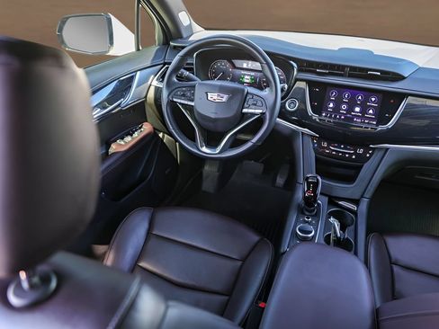 Used 2022 Cadillac XT6 Premium Luxury FWD image 29