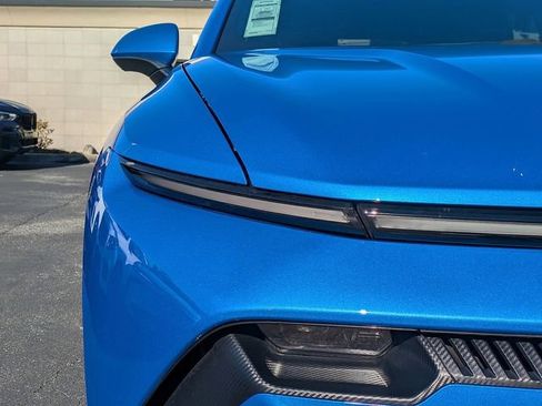 Used 2025 Chevrolet Equinox EV LT w/ Convenience Package image 9