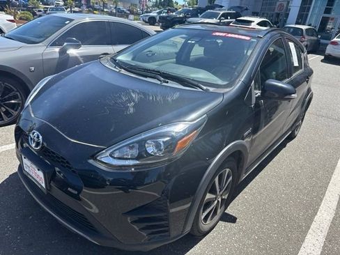 Used 2018 Toyota Prius C Two FWD image 3