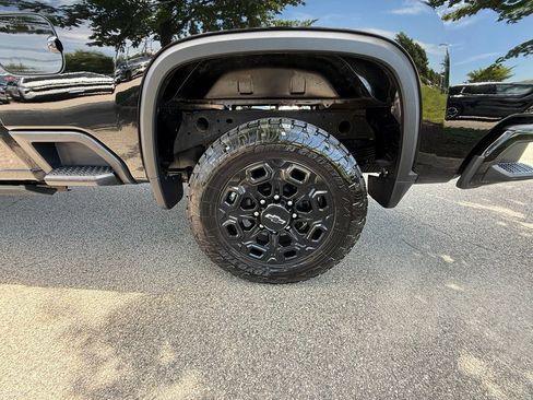 Used 2024 Chevrolet Silverado 2500 LT w/ Midnight Edition AWD/4WD image 36