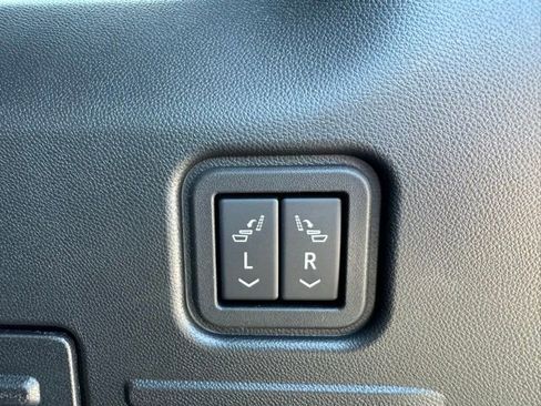 New 2025 GMC Hummer EV 2X w/ LPO, Illumination Package image 22