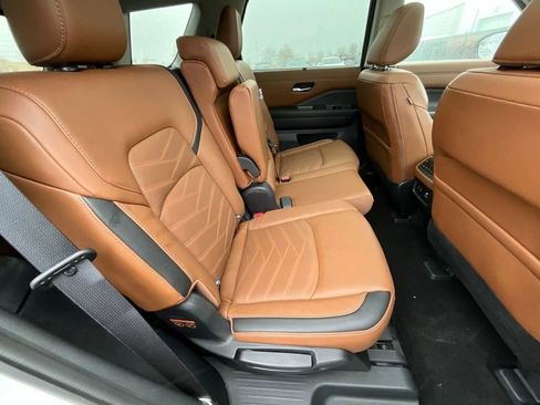 Used 2023 Nissan Pathfinder Platinum w/ Cargo Package image 21