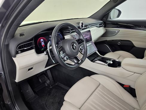 Used 2023 Maserati Grecale Modena AWD/4WD image 2
