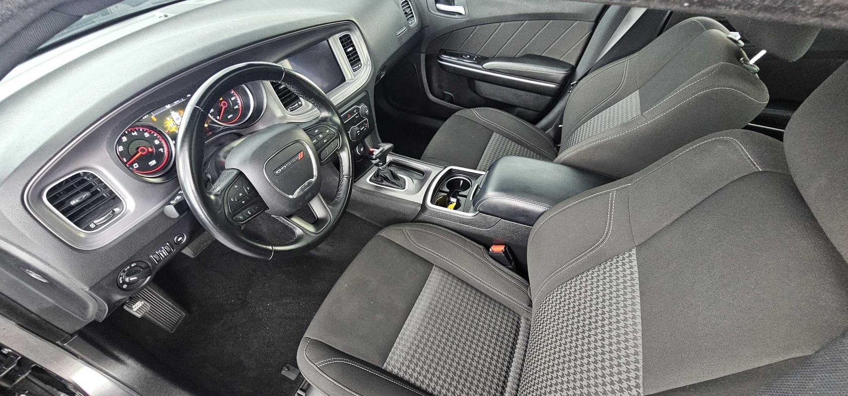 Used 2023 Dodge Charger SXT RWD image 14