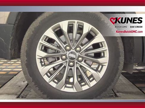 Used 2025 Cadillac XT4 Premium Luxury image 11