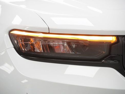 Used 2023 Jeep Grand Cherokee Limited w/ Black Appearance Package image 5