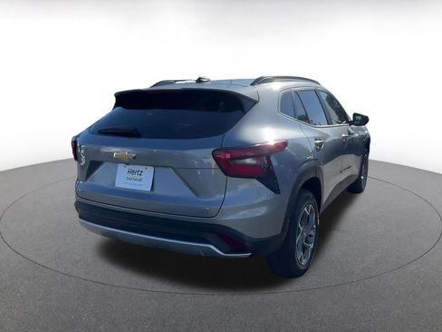 Used 2025 Chevrolet Trax LT image 14
