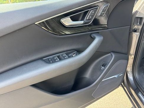 Used 2019 Audi Q7 3.0T Premium Plus w/ Premium Plus Package AWD/4WD image 6