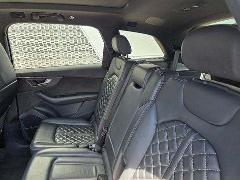 Used 2021 Audi SQ7 Premium Plus w/ Driver Assistance Package AWD/4WD image 13