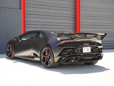 Used 2021 Lamborghini Huracan EVO RWD image 18