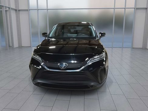 Used 2021 Toyota Venza LE AWD/4WD image 3