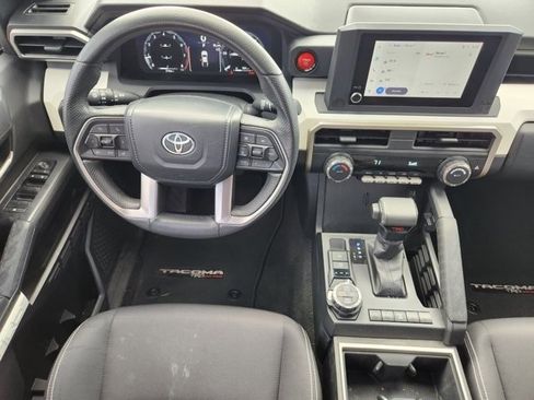 Used 2024 Toyota Tacoma TRD Off-Road image 28