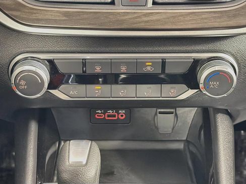 Used 2024 Nissan Altima 2.5 SV FWD image 16