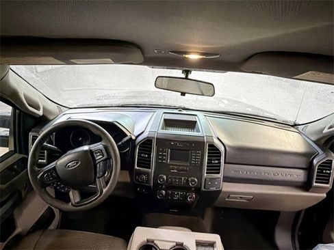 Used 2017 Ford F250 XLT w/ Snow Plow Prep Package image 9