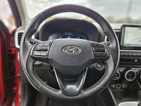 Used 2023 Hyundai Venue Limited image 23