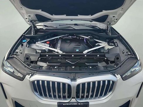 Used 2025 BMW X5 xDrive40i w/ Climate Comfort Package AWD/4WD image 9