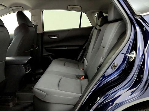 Used 2023 Toyota Venza LE image 21