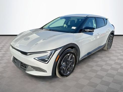 New 2026 Kia EV6 Light RWD image 3