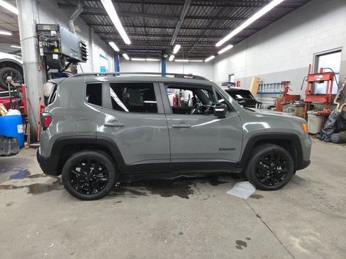 Used 2022 Jeep Renegade Altitude image 20