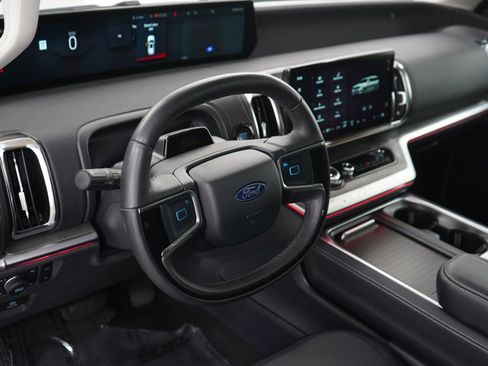 Used 2025 Ford Expedition Max Platinum AWD/4WD image 24