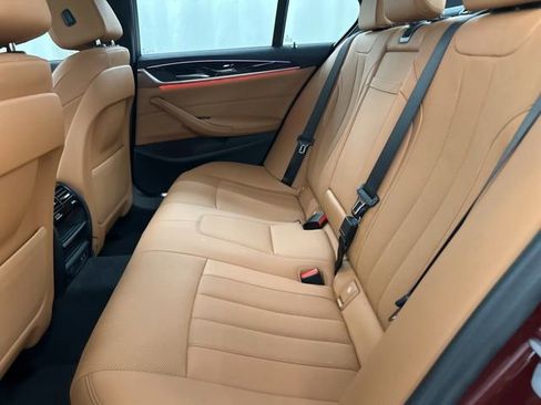 Used 2023 BMW 530e xDrive w/ Convenience Package image 31