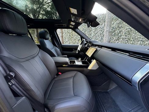 New 2025 Land Rover Range Rover SE image 23