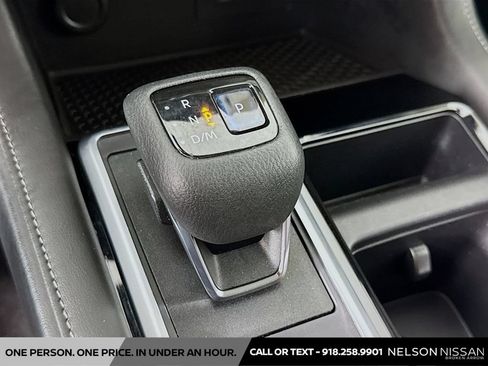 Used 2022 Nissan Pathfinder SV FWD image 16