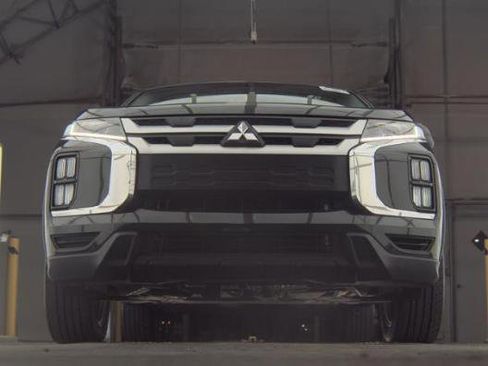 Used 2020 Mitsubishi Outlander Sport ES FWD image 2