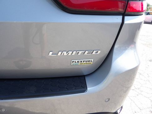Used 2015 Dodge Durango Limited w/ Nav & Power Liftgate Group AWD/4WD image 5