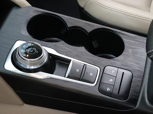 Used 2021 Ford Escape Titanium image 29