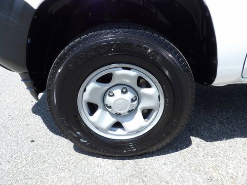 Used 2022 Toyota Tacoma SR RWD image 49