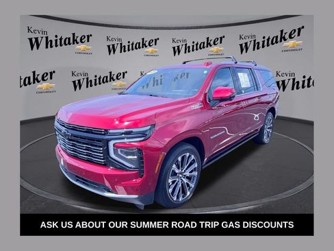 Used 2025 Chevrolet Suburban High Country AWD/4WD image 1