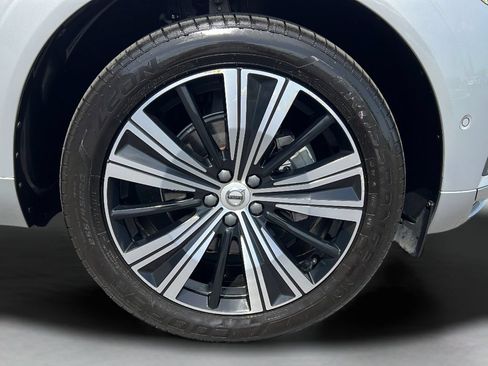 Used 2023 Volvo XC60 B5 Plus AWD/4WD image 10