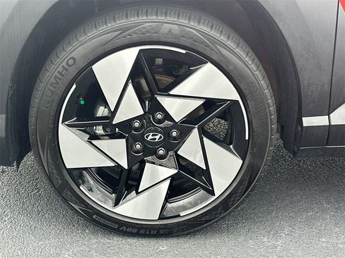 Used 2024 Hyundai Kona Limited image 11