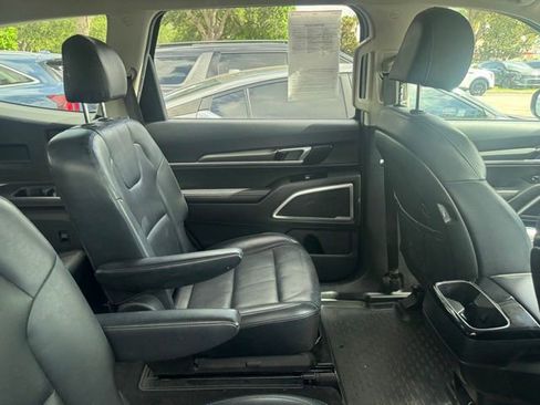 Certified 2022 Kia Telluride S AWD/4WD image 4