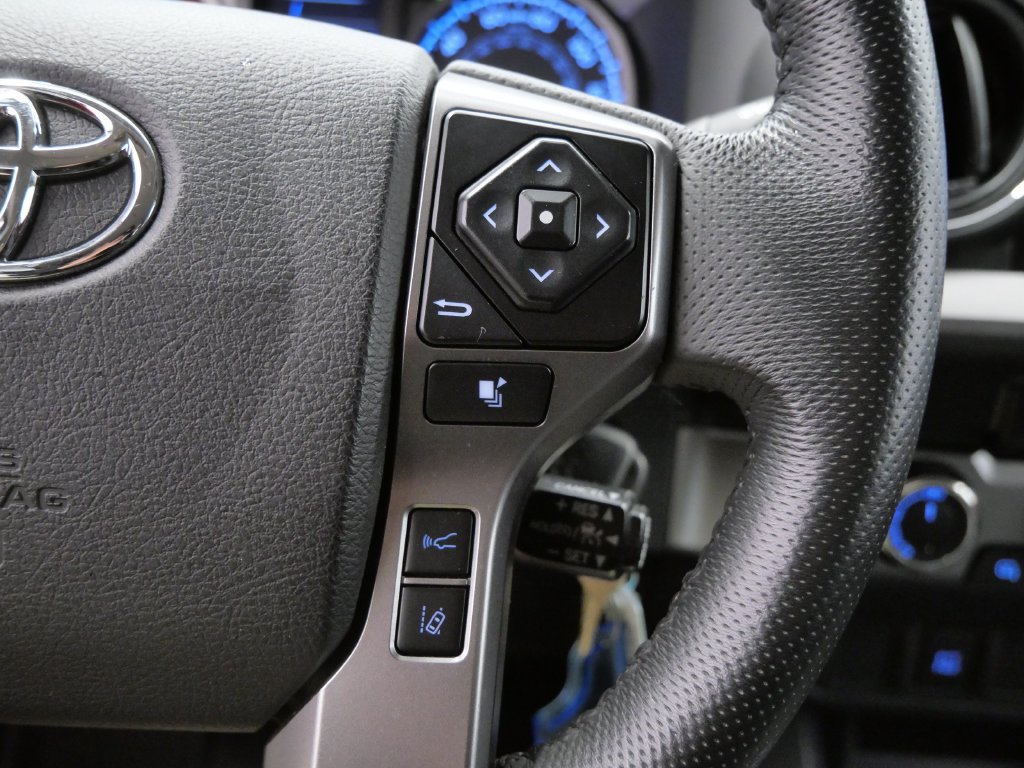 Used 2021 Toyota Tacoma SR5 AWD/4WD image 23
