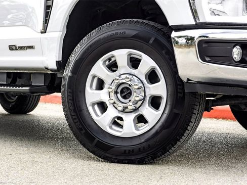 Used 2024 Ford F250 XLT image 2