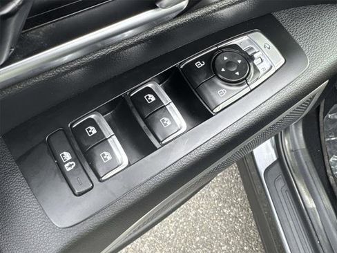 Used 2023 Kia Telluride EX w/ EX Captain's Chair Package image 16