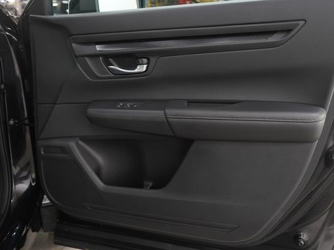 Used 2025 Honda CR-V EX image 11