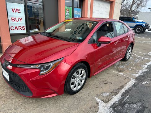 Used 2020 Toyota Corolla LE image 2