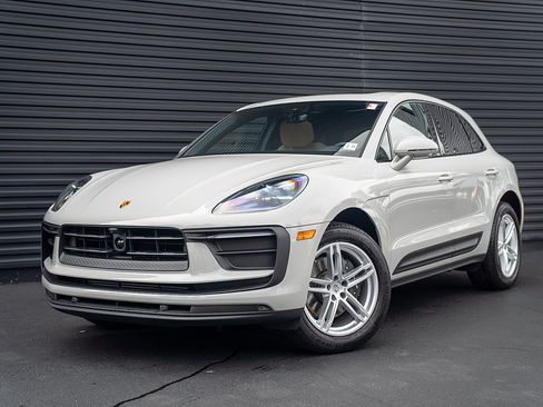 Certified 2026 Porsche Macan AWD/4WD image 1