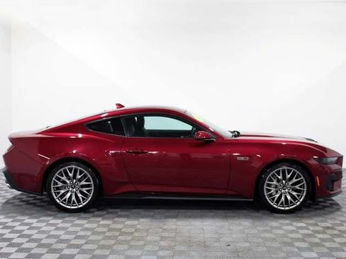 Used 2025 Ford Mustang GT Premium RWD image 7