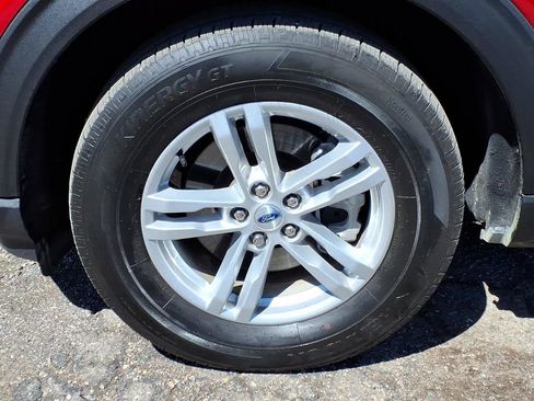 Used 2024 Ford Explorer XLT w/ Equipment Group 202A AWD/4WD image 9