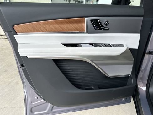 New 2026 Cadillac Vistiq Luxury image 7