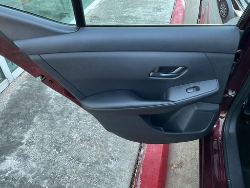 Used 2025 Nissan Sentra SV image 17