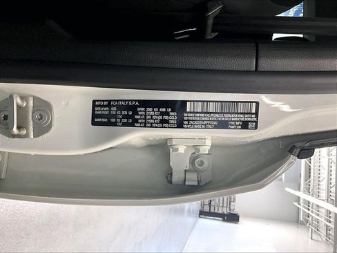 Used 2023 Jeep Renegade Latitude AWD/4WD image 33