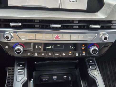 Used 2025 Kia Telluride SX X-Line AWD/4WD image 16