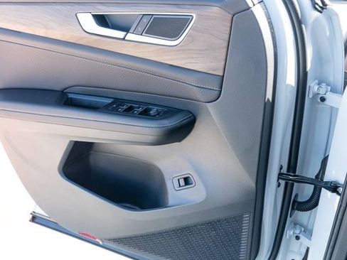 New 2026 Volkswagen Atlas SE FWD image 28
