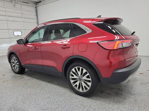 Used 2021 Ford Escape Titanium image 4